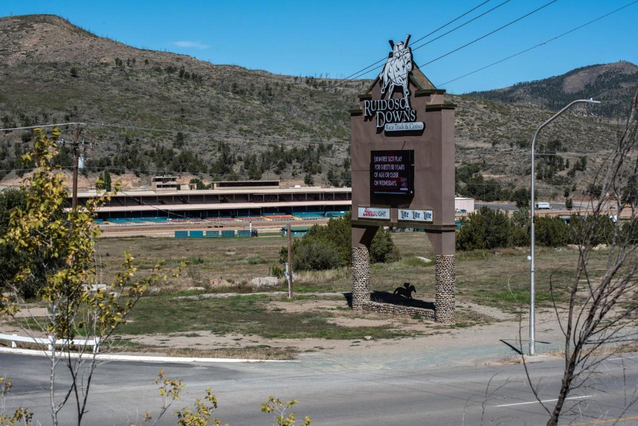 Tiny Two, 2 Bedrooms, Midtown, Sleeps 4 Ruidoso Luaran gambar